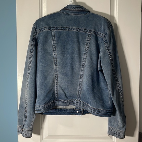 Jean jacket - Picture 3 of 5